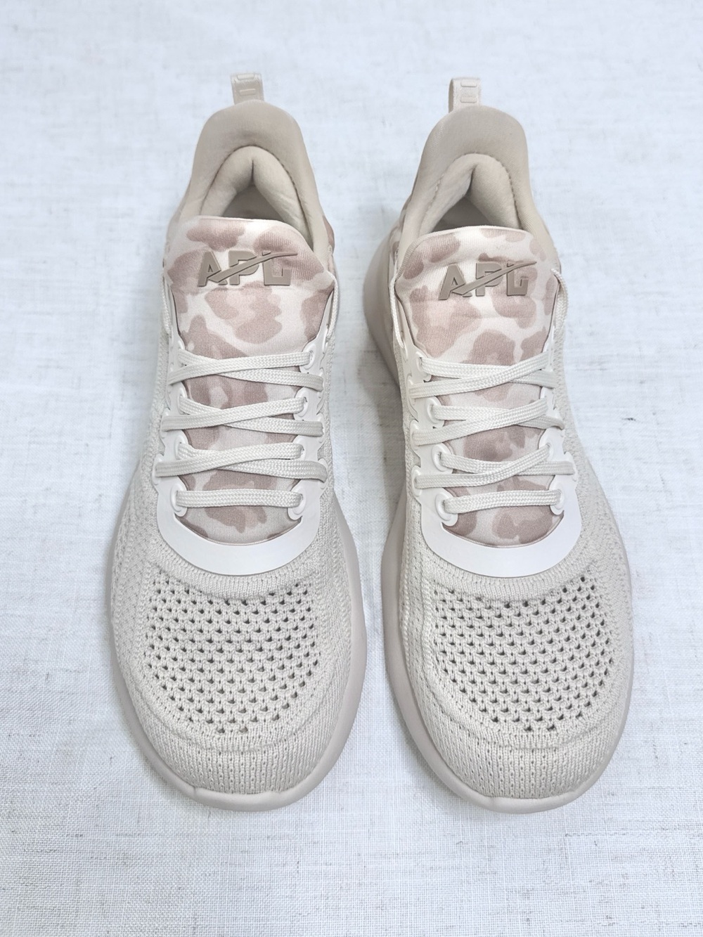 APL TechLoom Tracer Knit Sneakers Beach Almond Leopard Women's Size 7 - Picture 3 of 12